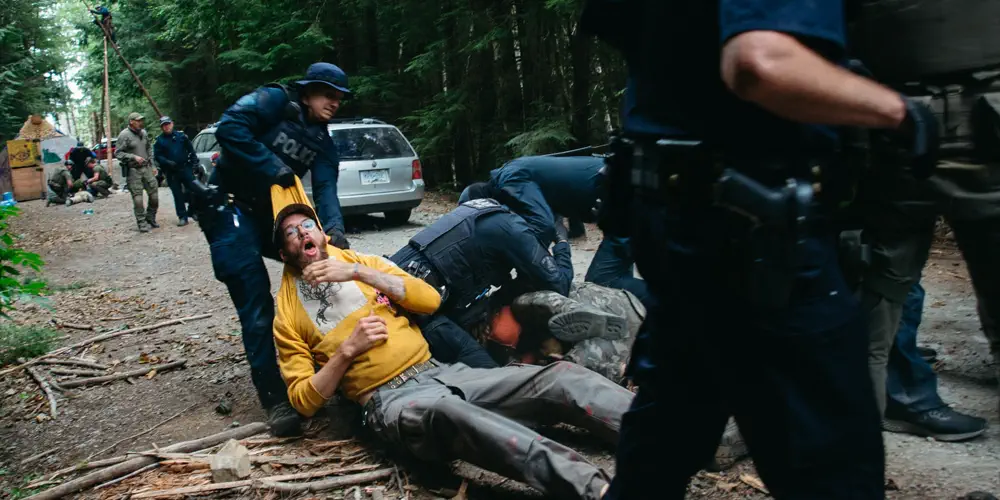 RCMP Protest Squad Being Investigated Following Hundreds of Complaints